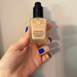 Estee Lauder Double Wear Foundation - Tan